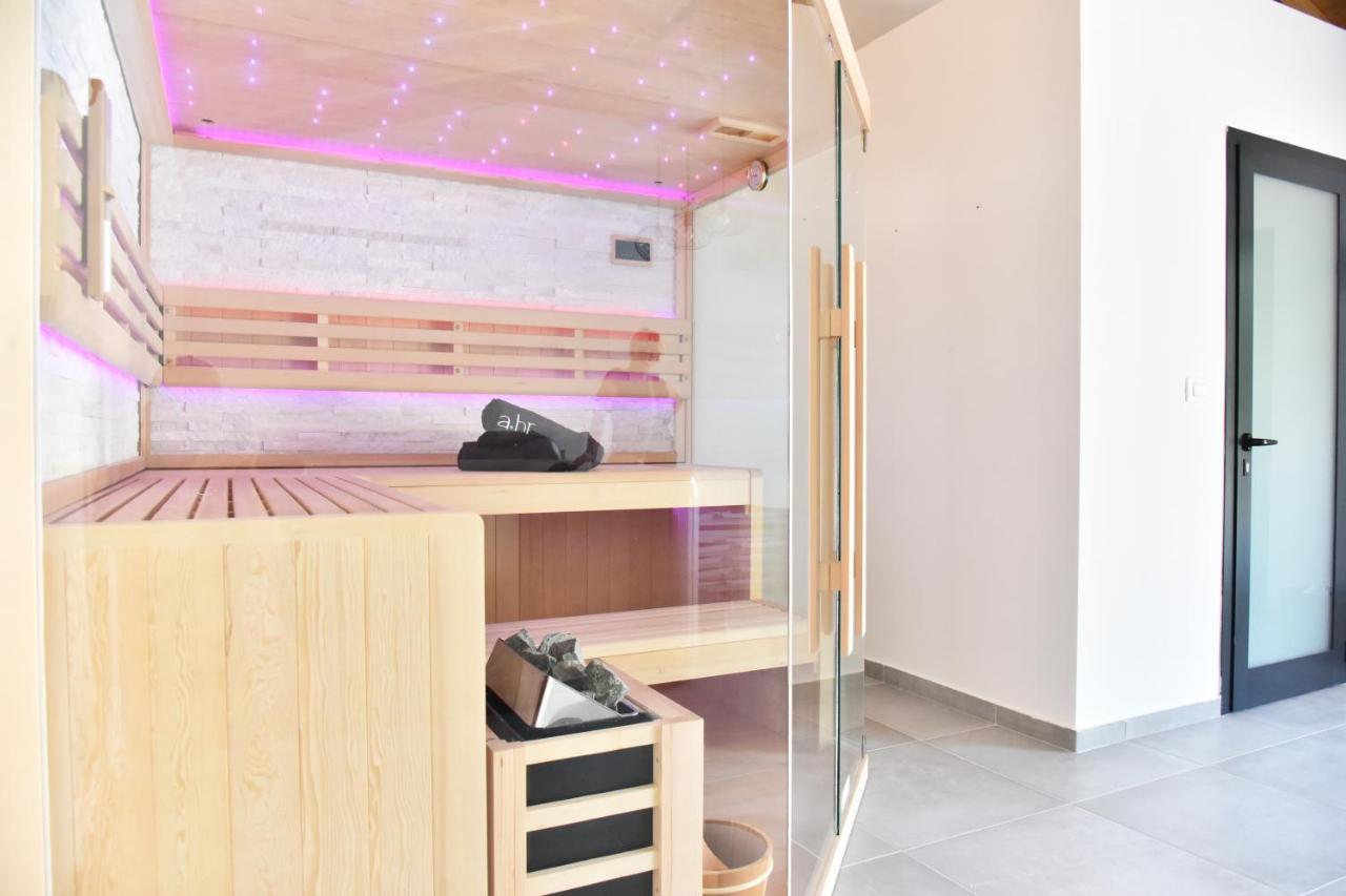Villa Lux Nina With Six Bedrooms, Private Pool, Sauna Zadar Dış mekan fotoğraf